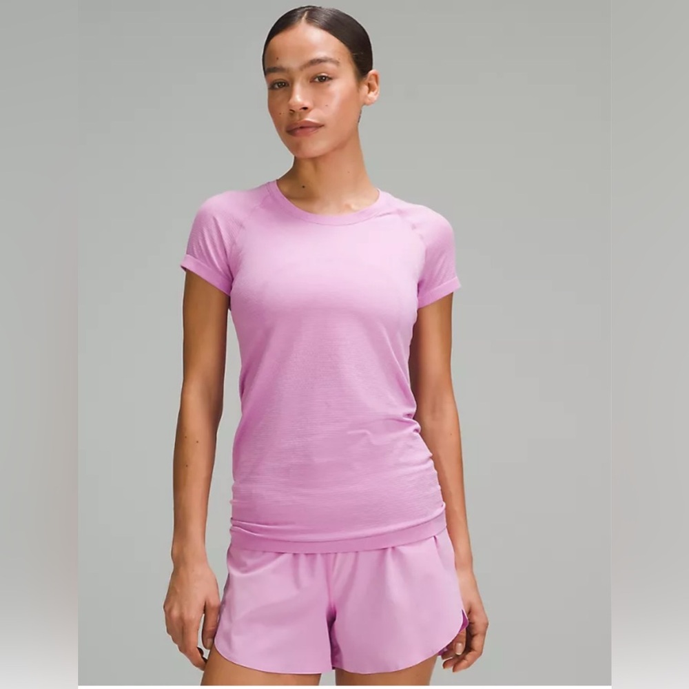 Swiftly Tech Short-Sleeve
Shirt 2.0 Size 4